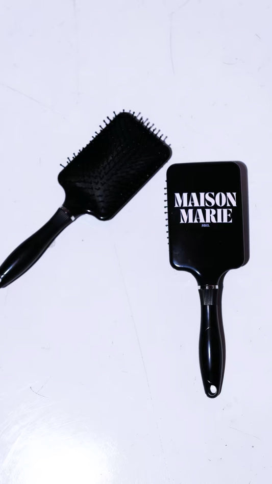 The Detangle Brush
